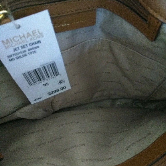 Authentic Michael Kors Jet Set - Picture 2 of 3